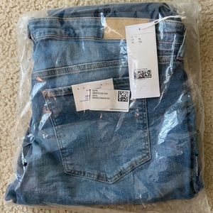 H&M mama maternity light blue skinny ankle jeans